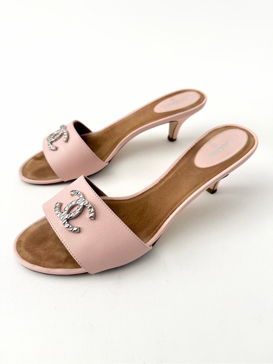 CHANEL Shoes - CHANEL | CC Logo Kitten Heel Mule Sandals Rose Pink Leather Open Toe EU 41